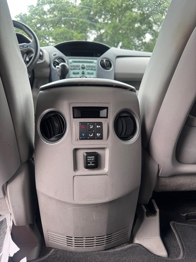 Honda Pilot LX 2WD 5-Spd AT 2011