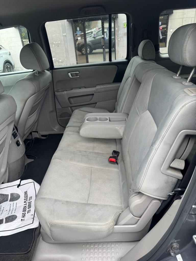 Honda Pilot LX 2WD 5-Spd AT 2011