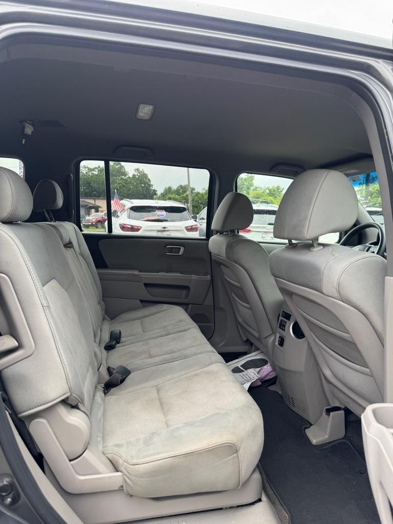 Honda Pilot LX 2WD 5-Spd AT 2011