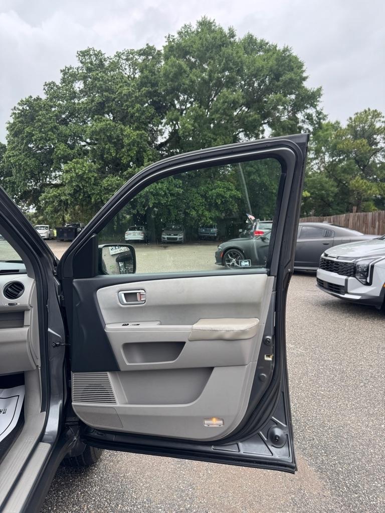 Honda Pilot LX 2WD 5-Spd AT 2011
