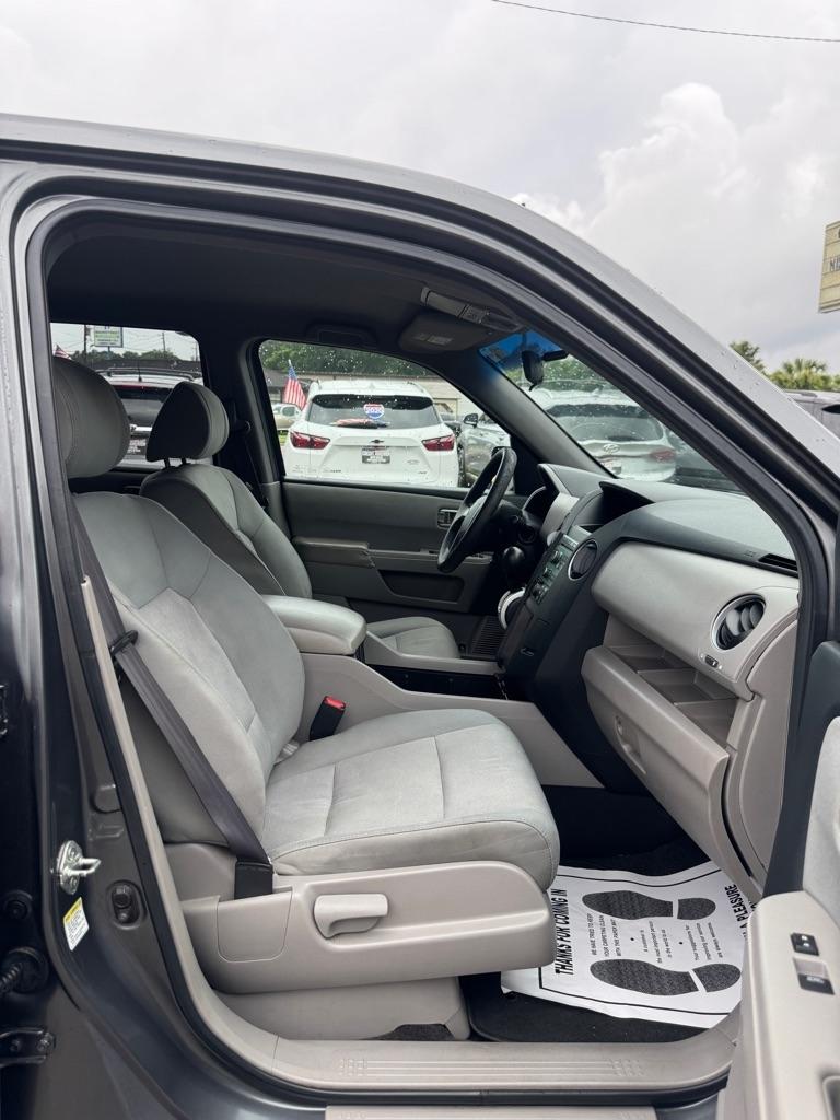 Honda Pilot LX 2WD 5-Spd AT 2011