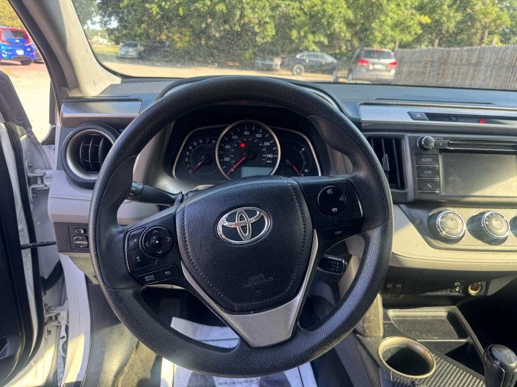 Toyota RAV4 LE FWD 2015