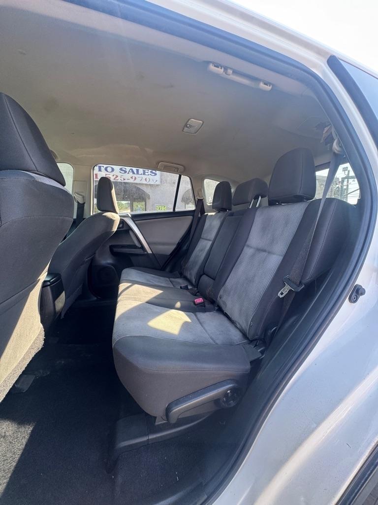 Toyota RAV4 LE FWD 2015