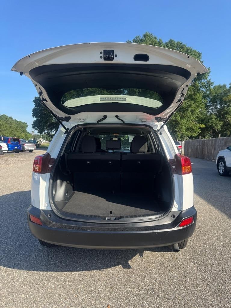 Toyota RAV4 LE FWD 2015