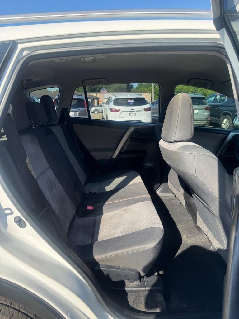 Toyota RAV4 LE FWD 2015