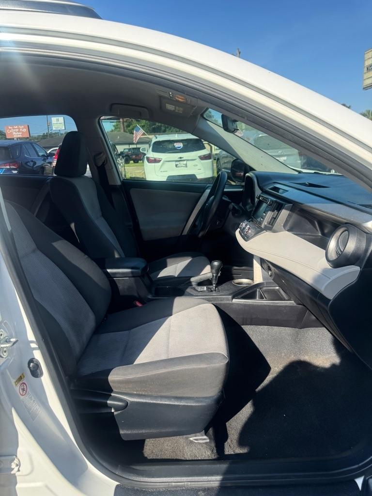 Toyota RAV4 LE FWD 2015