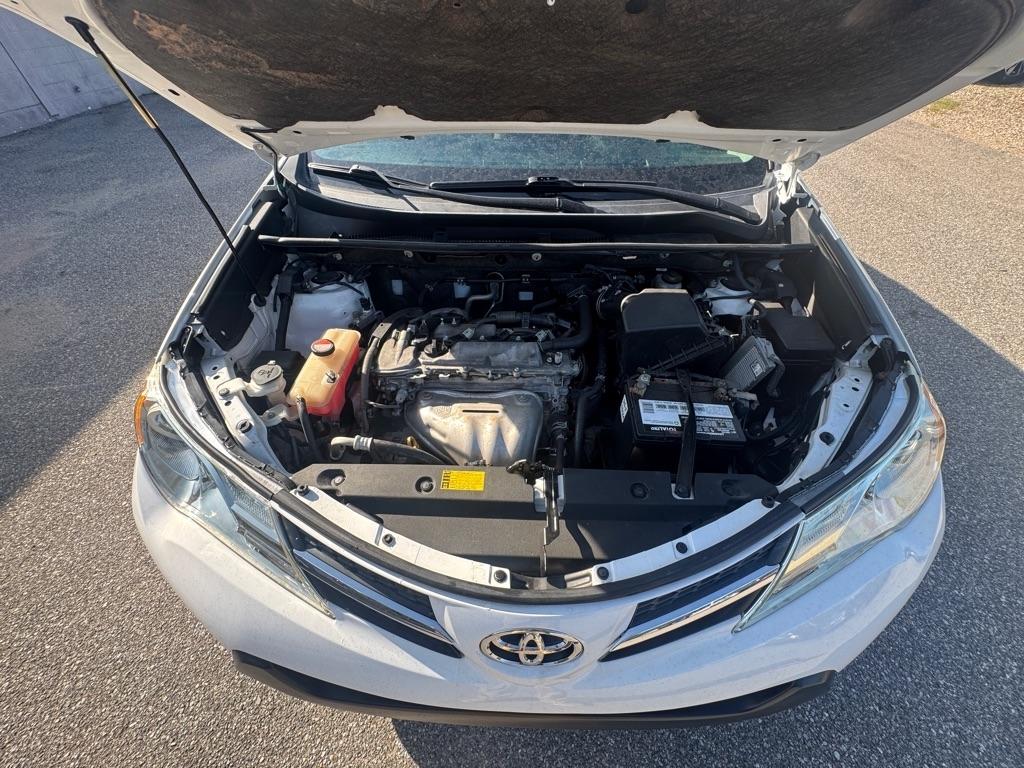Toyota RAV4 LE FWD 2015