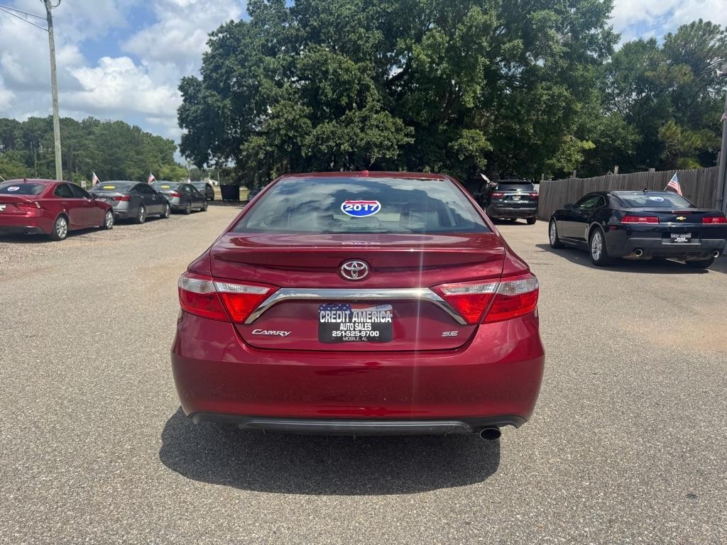 Toyota Camry SE 2017