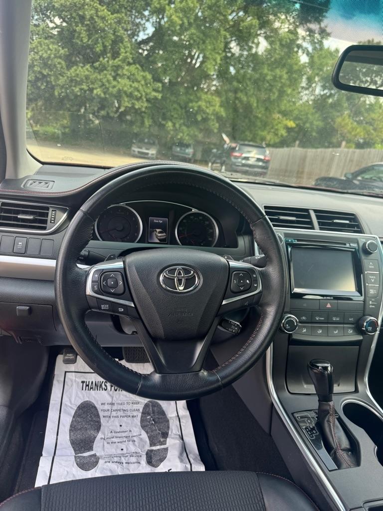 Toyota Camry SE 2017