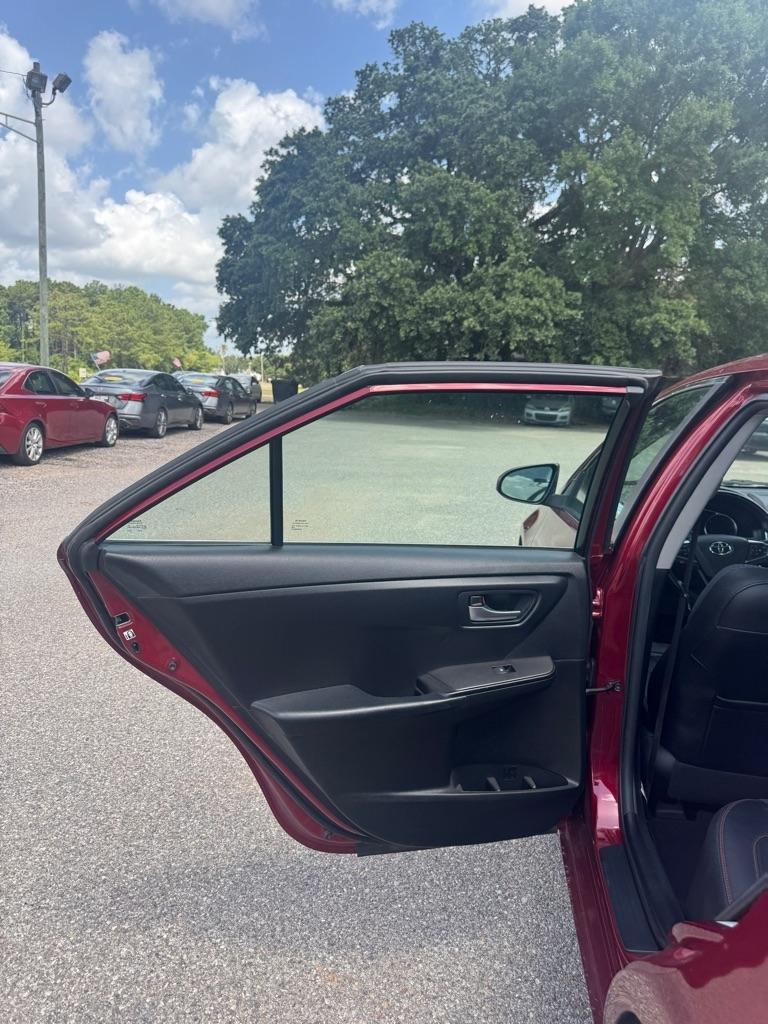 Toyota Camry SE 2017