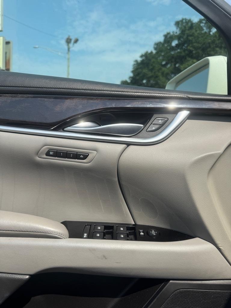 Cadillac XTS  2014
