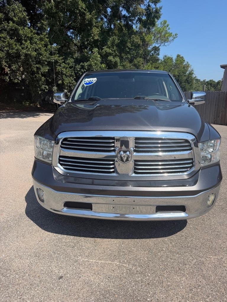 RAM 1500 SLT Quad Cab 2WD 2016