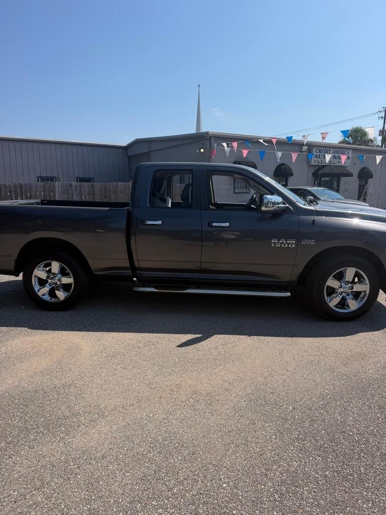 RAM 1500 SLT Quad Cab 2WD 2016