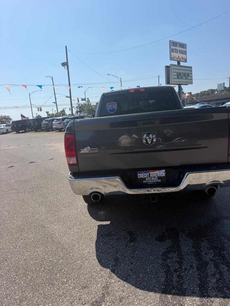 RAM 1500 SLT Quad Cab 2WD 2016