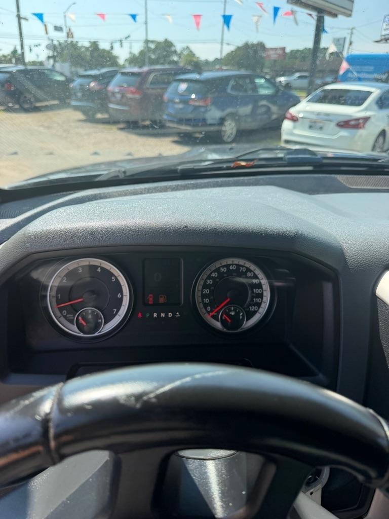 RAM 1500 SLT Quad Cab 2WD 2016