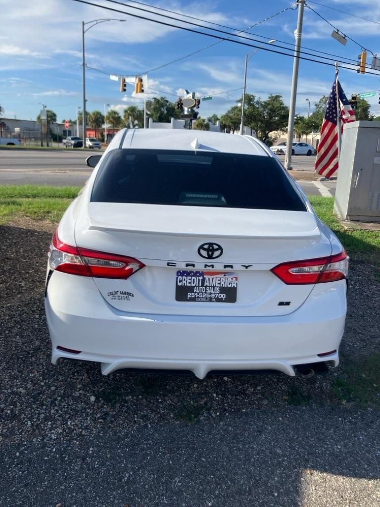 2020 Toyota Camry SE