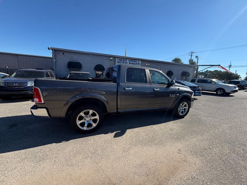 RAM 1500 Laramie Crew Cab SWB 4WD 2017
