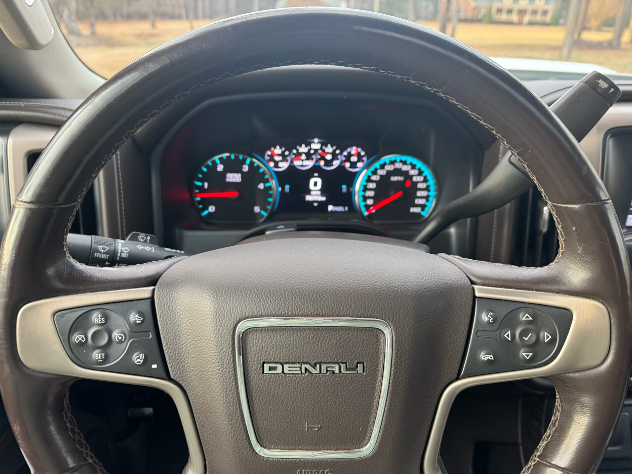 GMC Sierra 2500HD Denali Crew Cab 4WD 2017