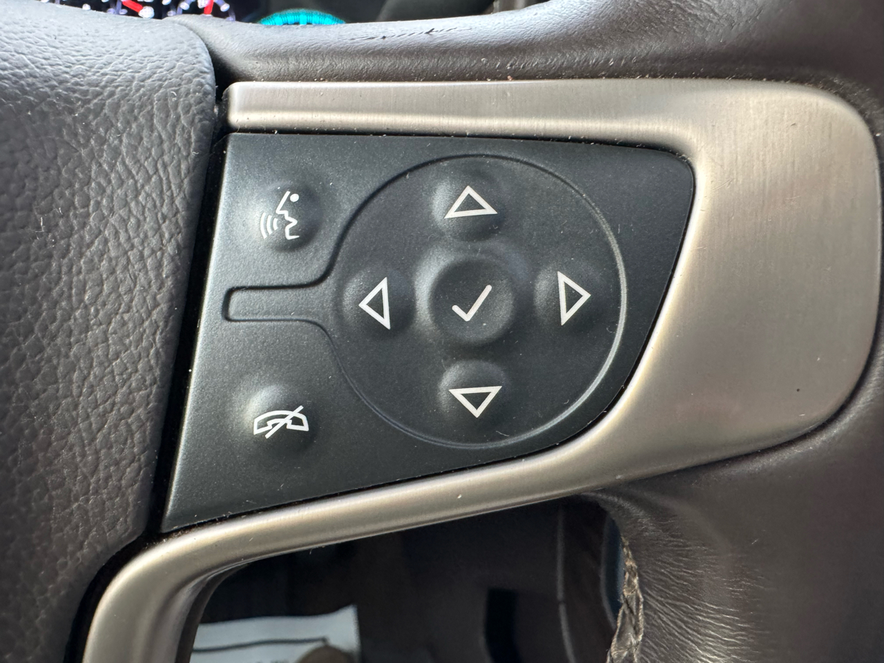 GMC Sierra 2500HD Denali Crew Cab 4WD 2017