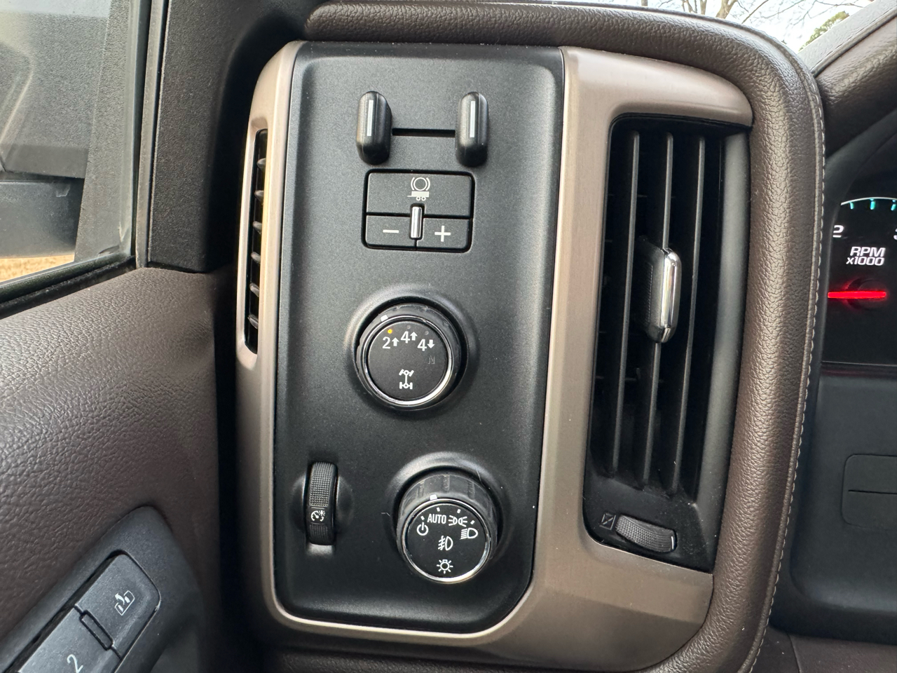 GMC Sierra 2500HD Denali Crew Cab 4WD 2017