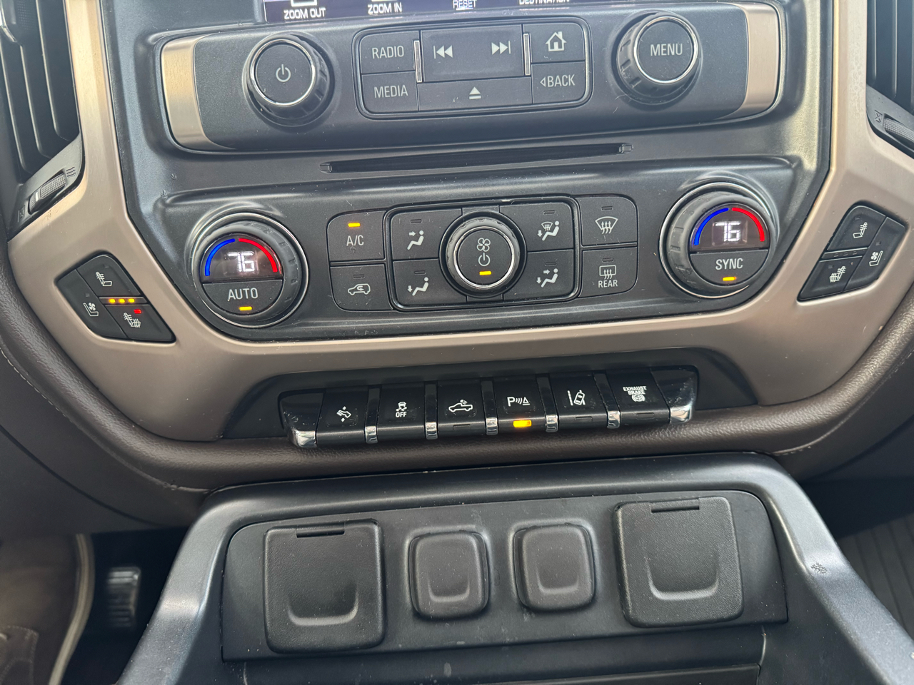 GMC Sierra 2500HD Denali Crew Cab 4WD 2017