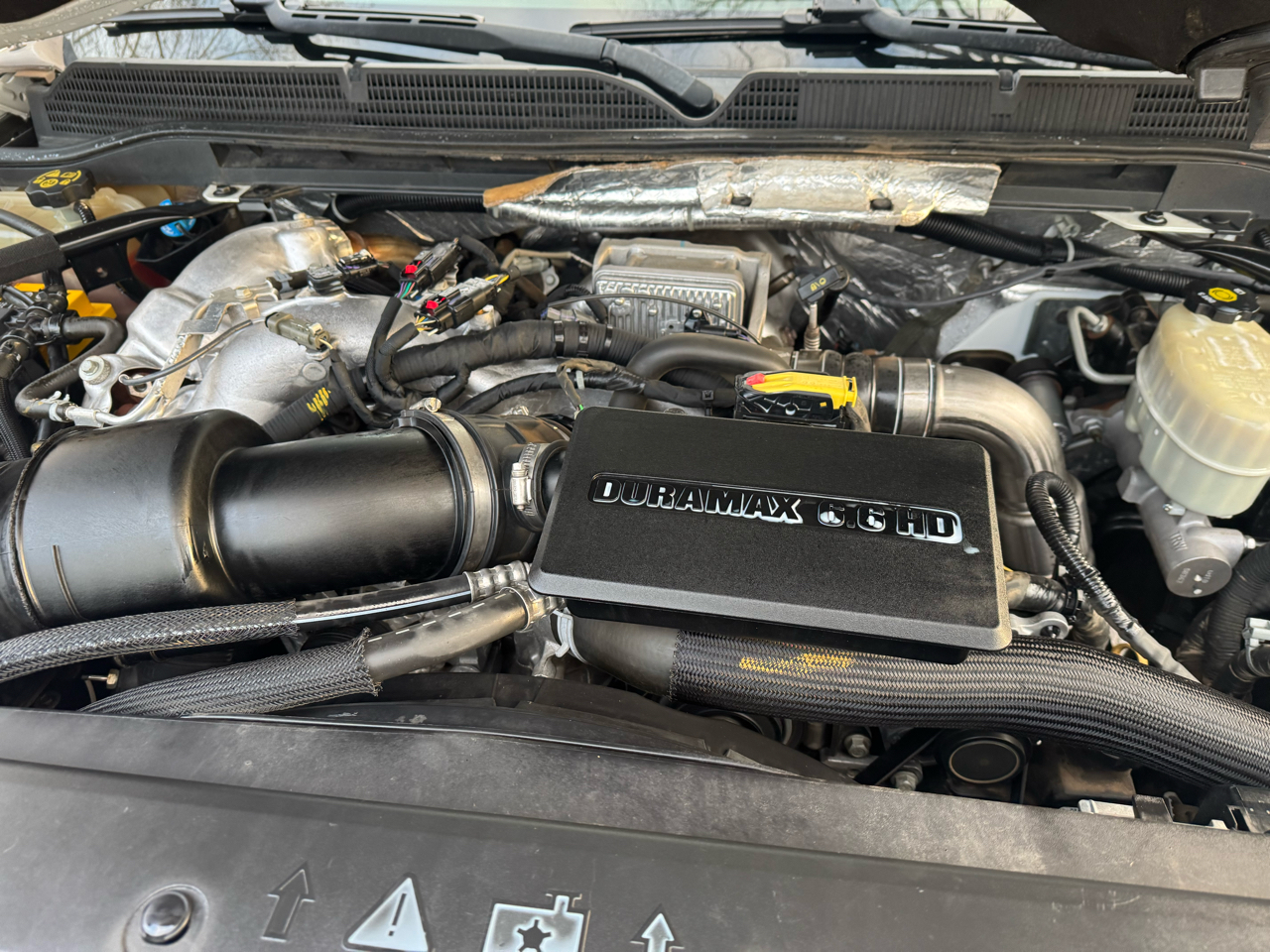 GMC Sierra 2500HD Denali Crew Cab 4WD 2017