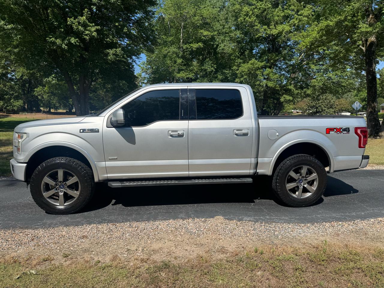Ford F-150 4WD SuperCrew 145" Lariat 2016
