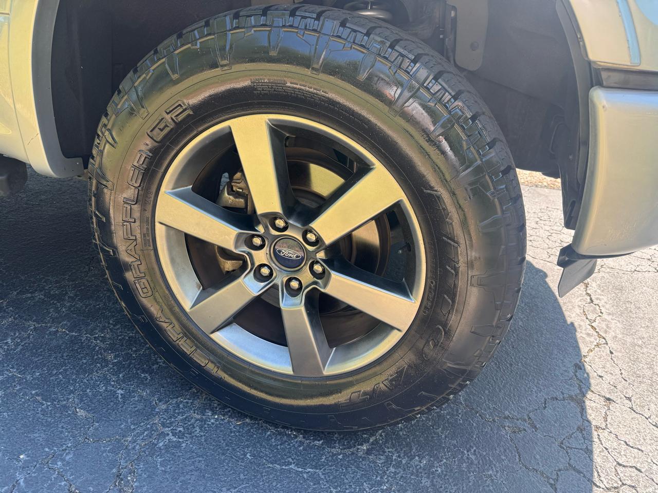 Ford F-150 4WD SuperCrew 145" Lariat 2016