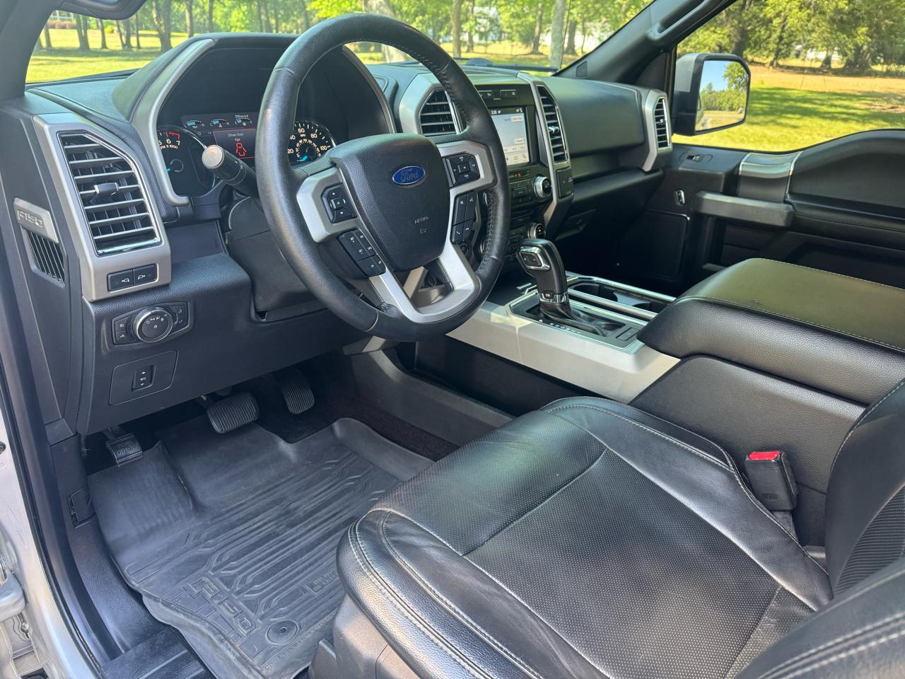 Ford F-150 4WD SuperCrew 145" Lariat 2016