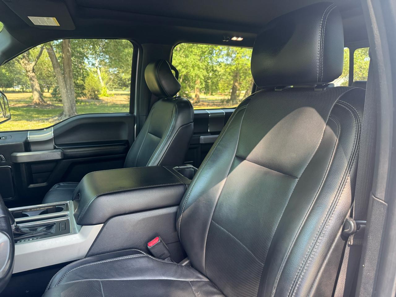 Ford F-150 4WD SuperCrew 145" Lariat 2016