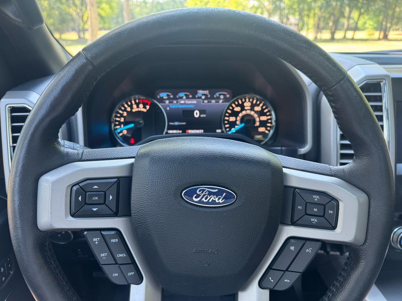 Ford F-150 4WD SuperCrew 145" Lariat 2016