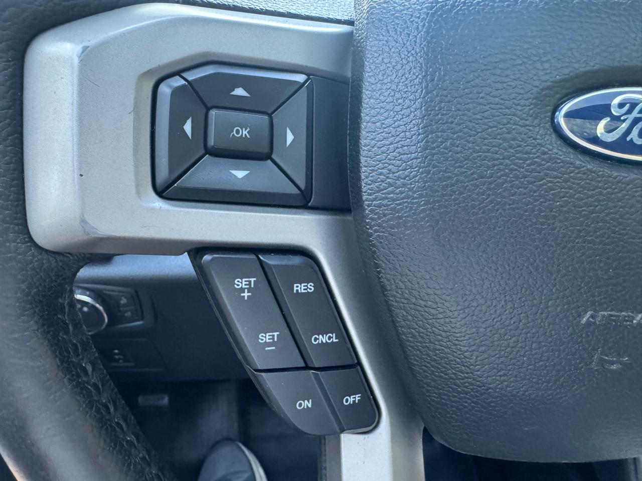 Ford F-150 4WD SuperCrew 145" Lariat 2016