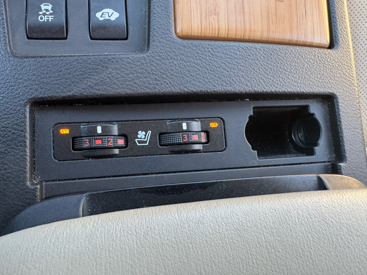 Lexus RX 450h FWD 4dr 2015