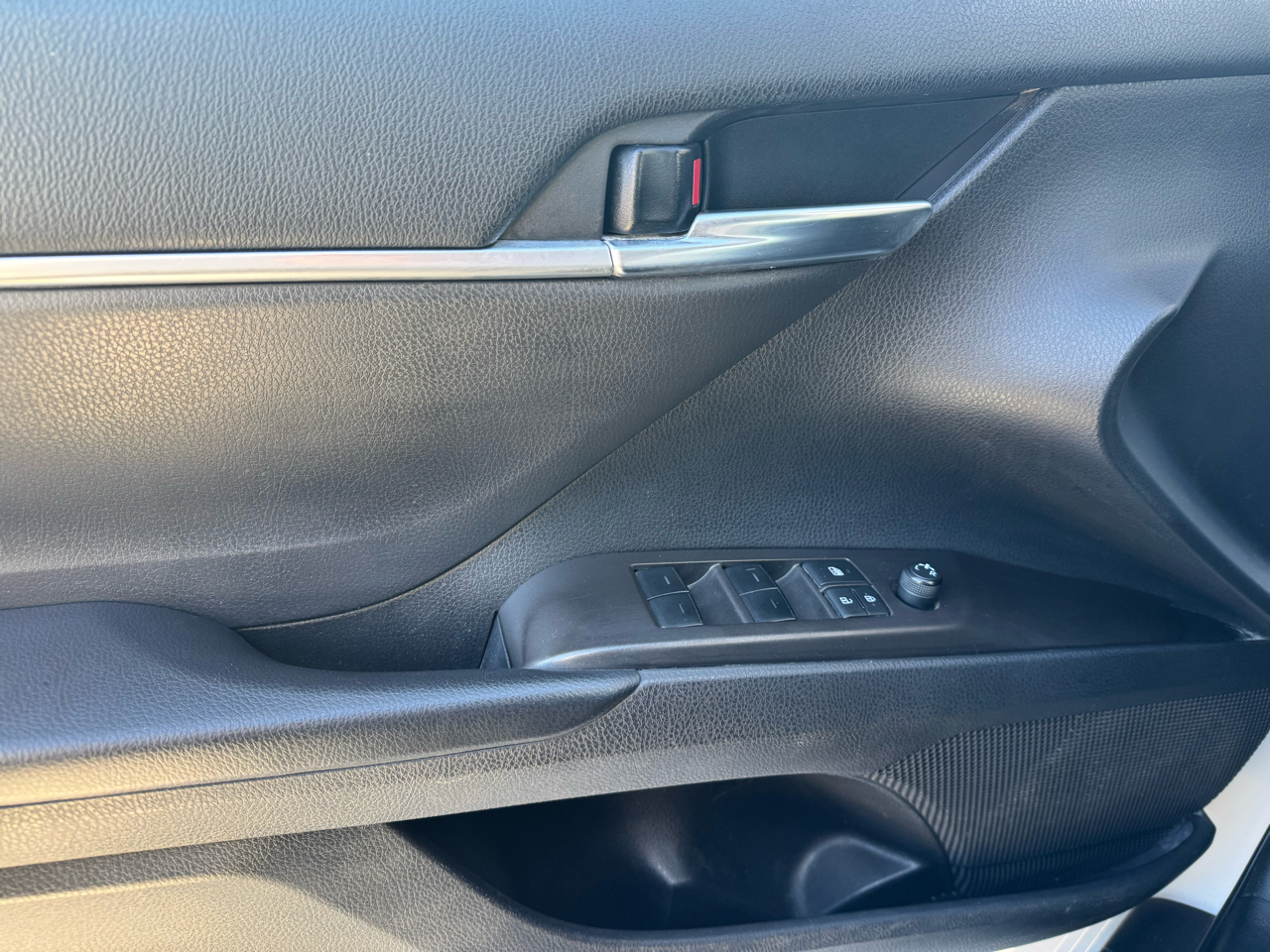 Toyota Camry SE Auto (Natl) 2022