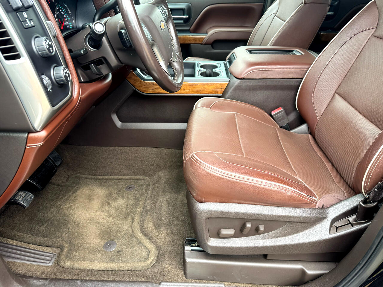 Chevrolet Silverado 1500 4WD Crew Cab 143.5" High Country 2016