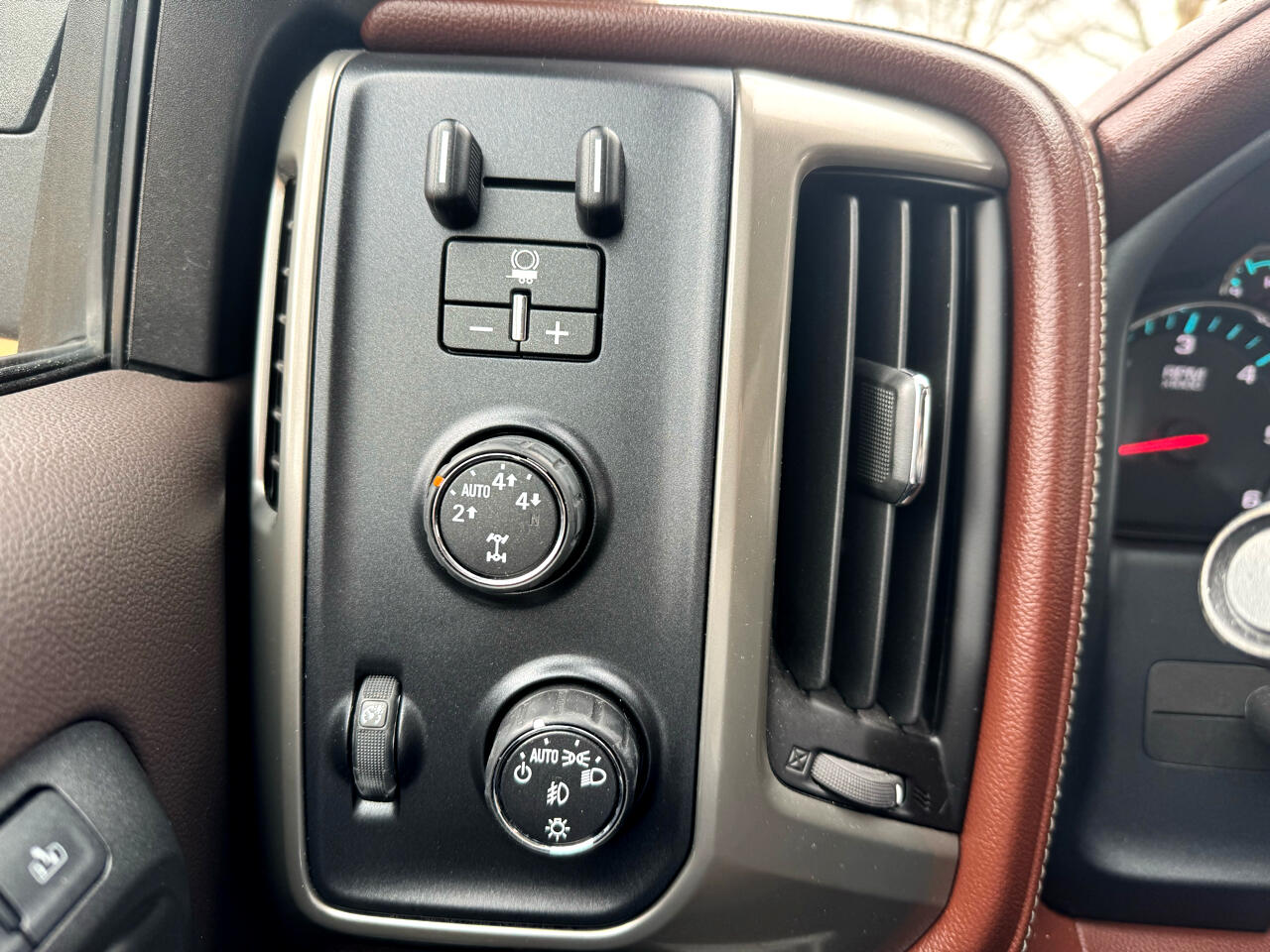 Chevrolet Silverado 1500 4WD Crew Cab 143.5" High Country 2016