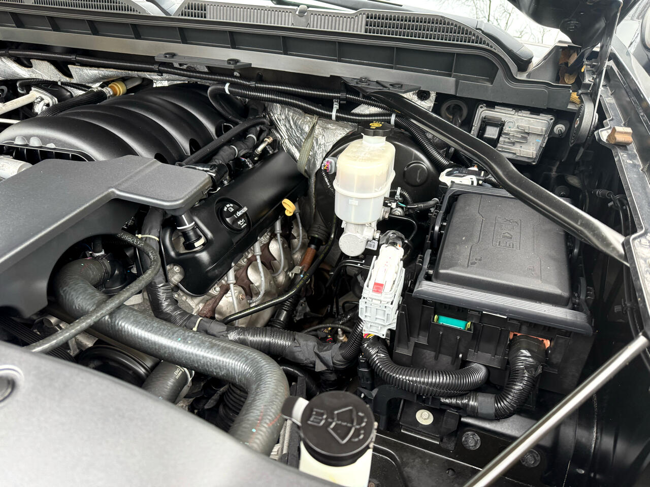 Chevrolet Silverado 1500 4WD Crew Cab 143.5" High Country 2016