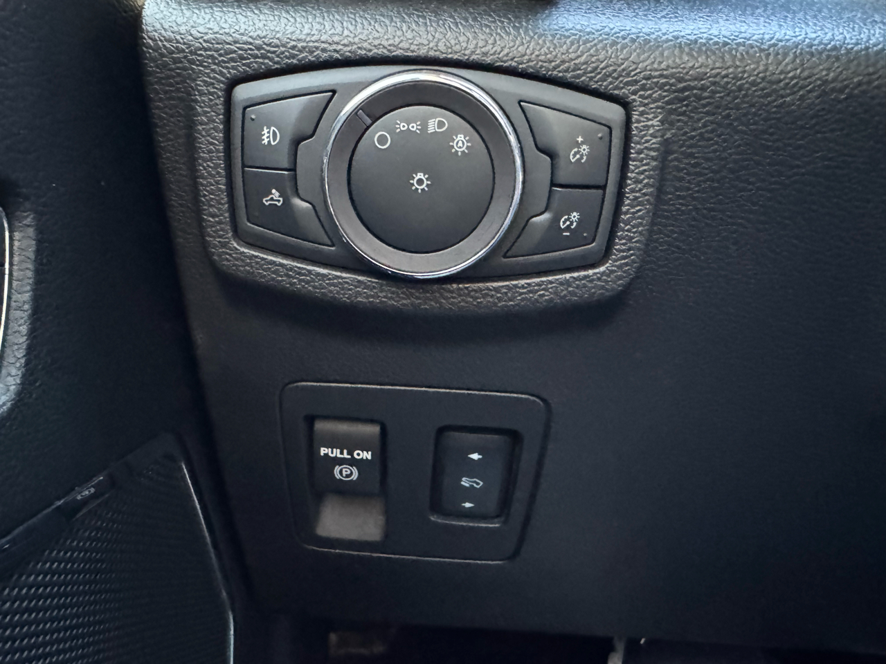 Ford F-150 Platinum 4WD SuperCrew 5.5' Box 2019