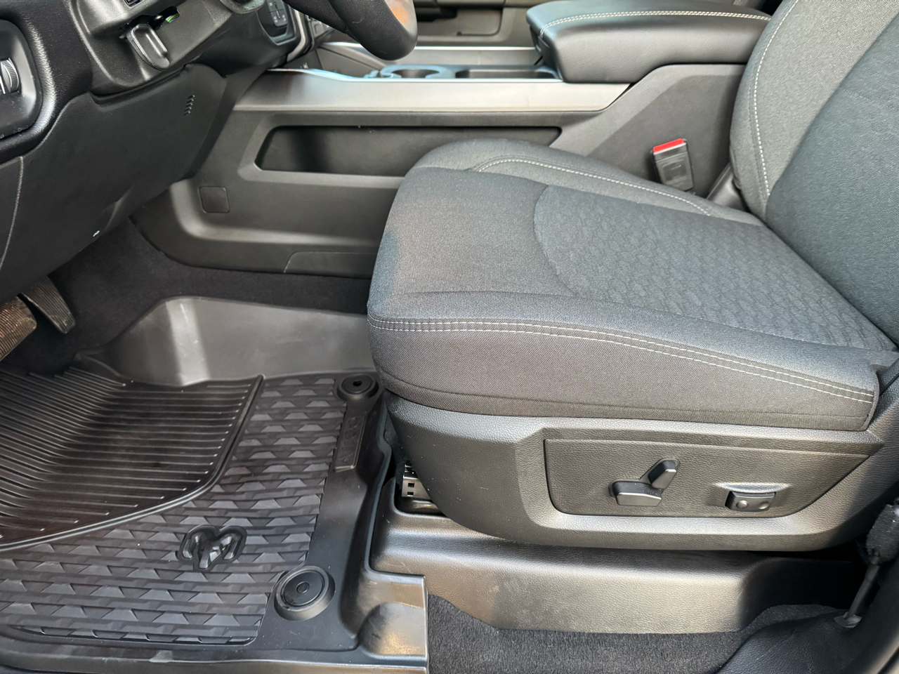 RAM 2500 Big Horn 4x4 Crew Cab 6'4" Box 2025