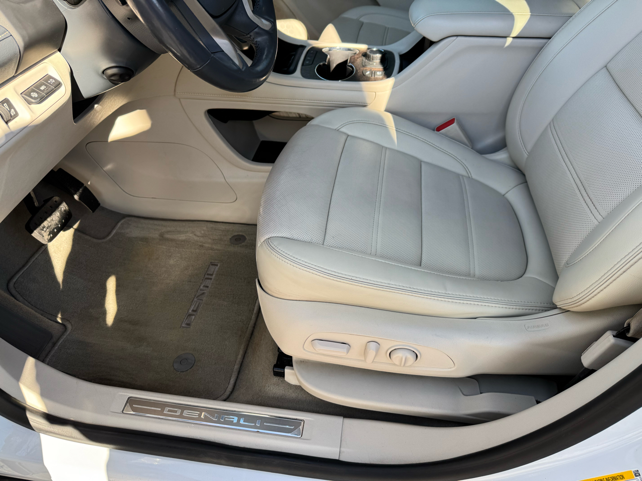 GMC Acadia FWD 4dr Denali 2022