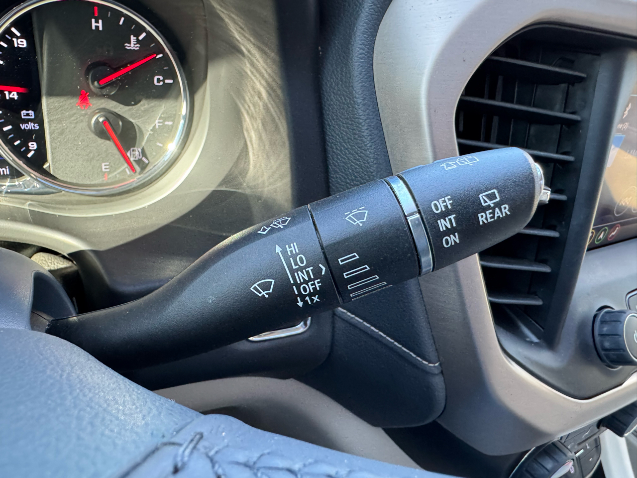 GMC Acadia FWD 4dr Denali 2022