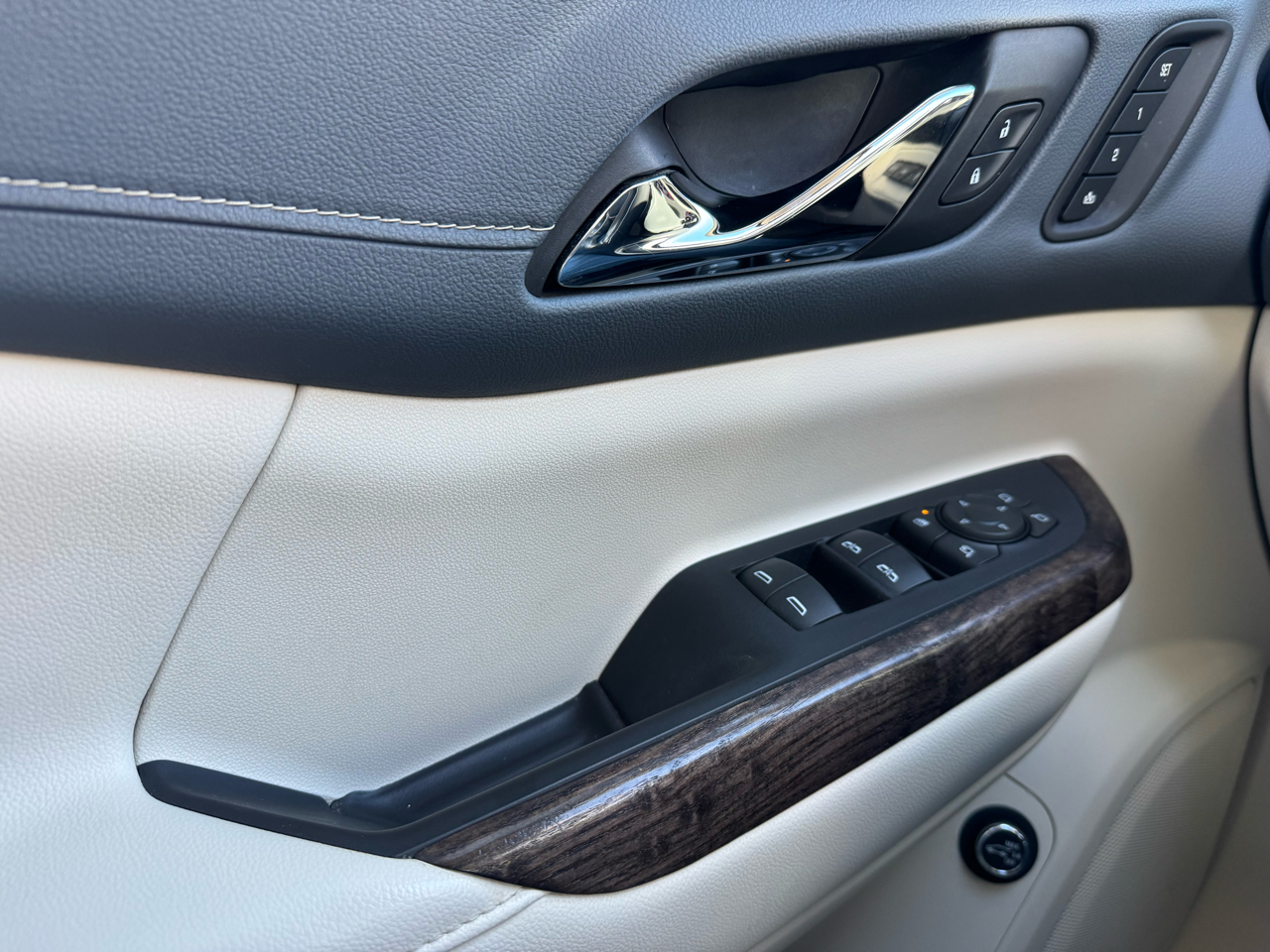 GMC Acadia FWD 4dr Denali 2022