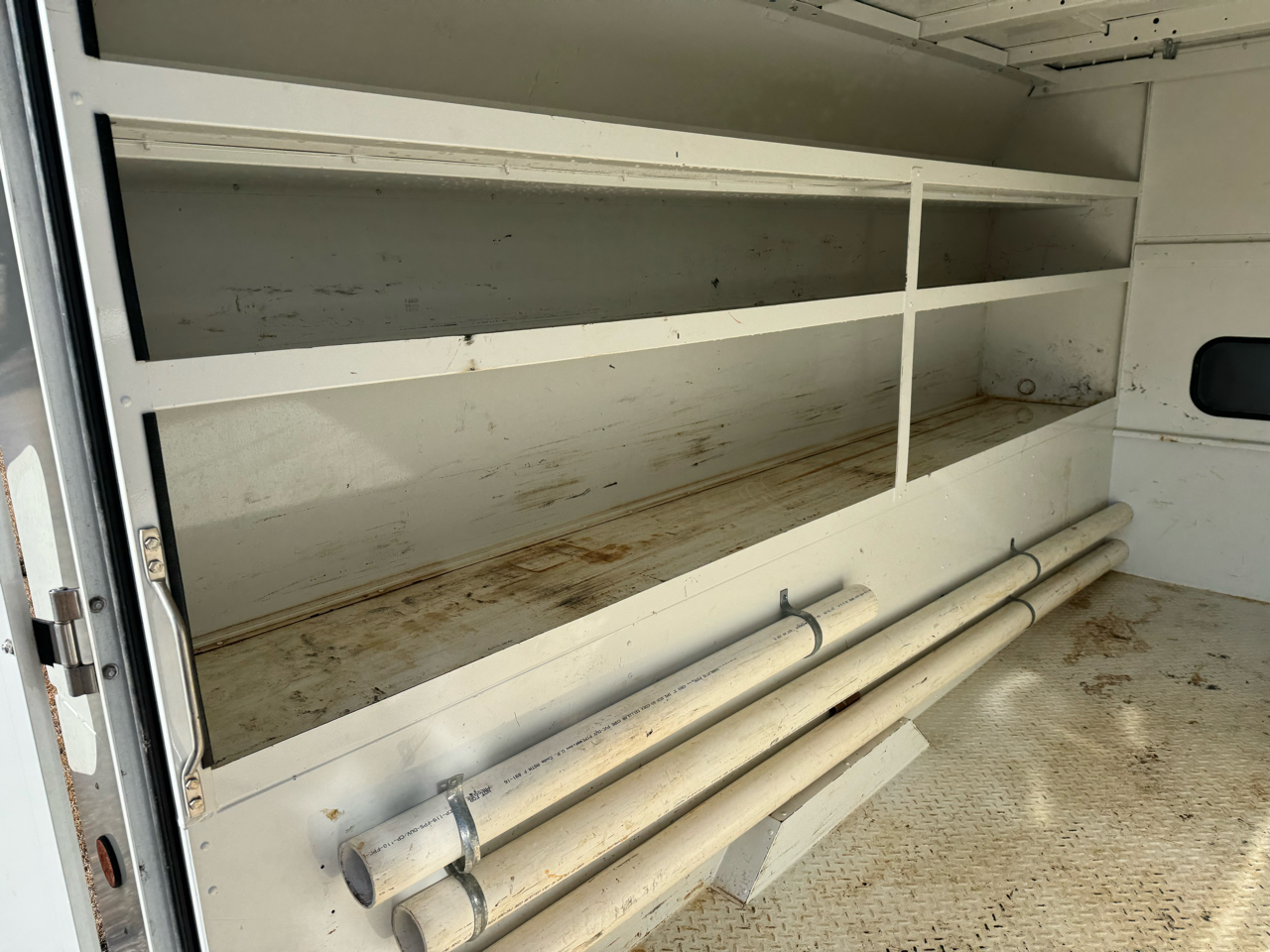 Ford Super Duty F-550 DRW XL 4WD Crew Cab 203" WB 84" CA 2024