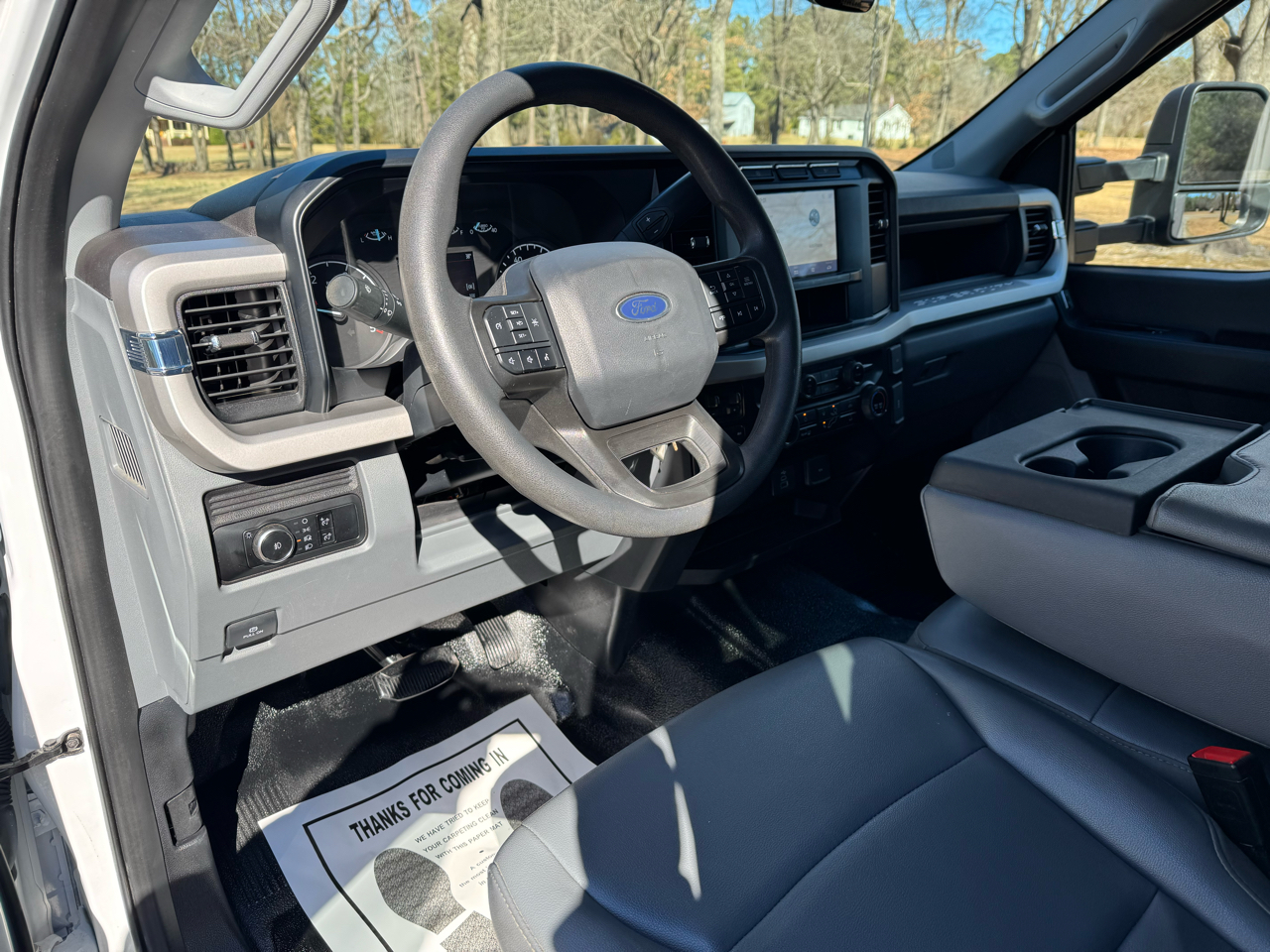 Ford Super Duty F-550 DRW XL 4WD Crew Cab 203" WB 84" CA 2024