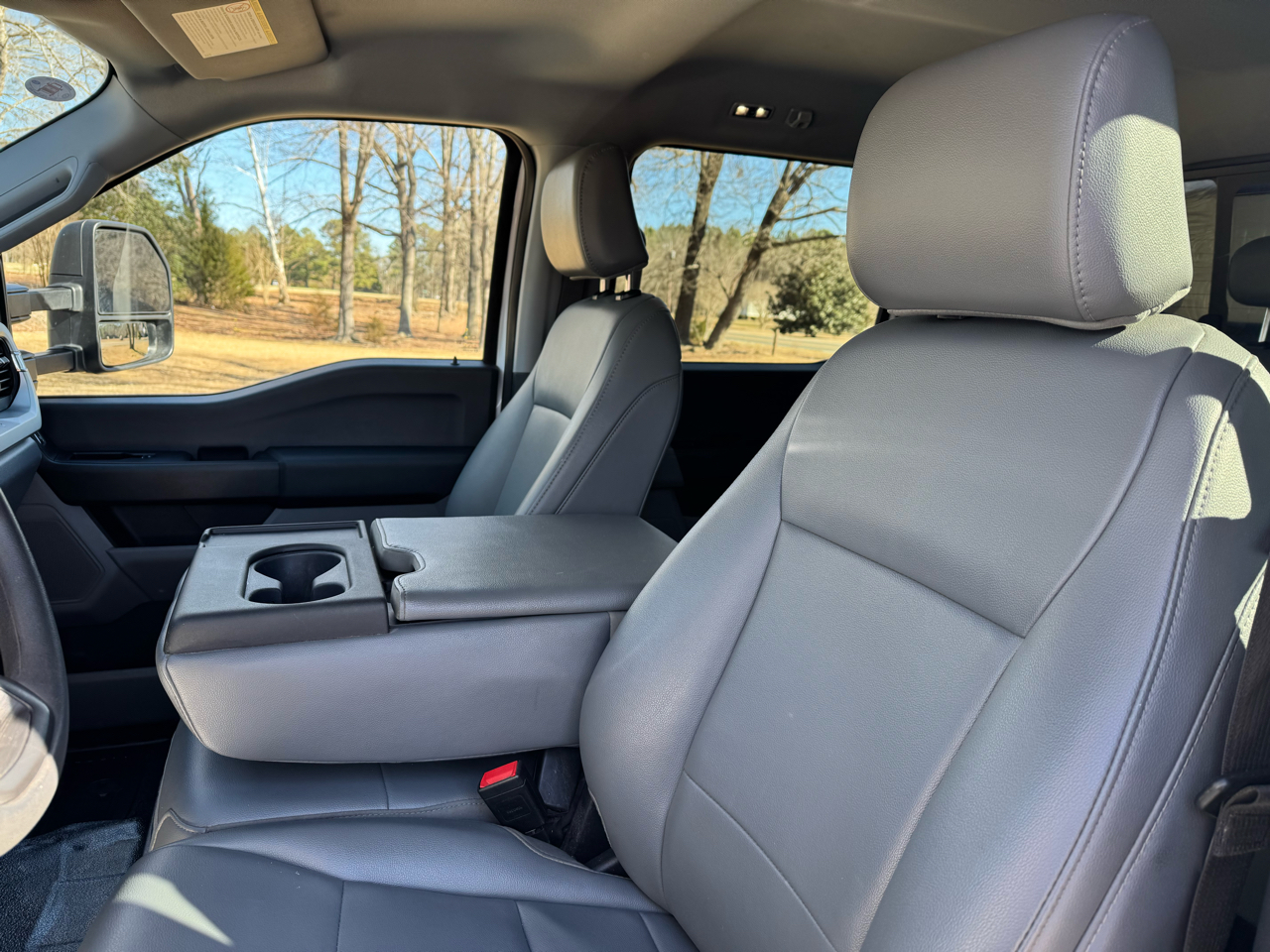 Ford Super Duty F-550 DRW XL 4WD Crew Cab 203" WB 84" CA 2024