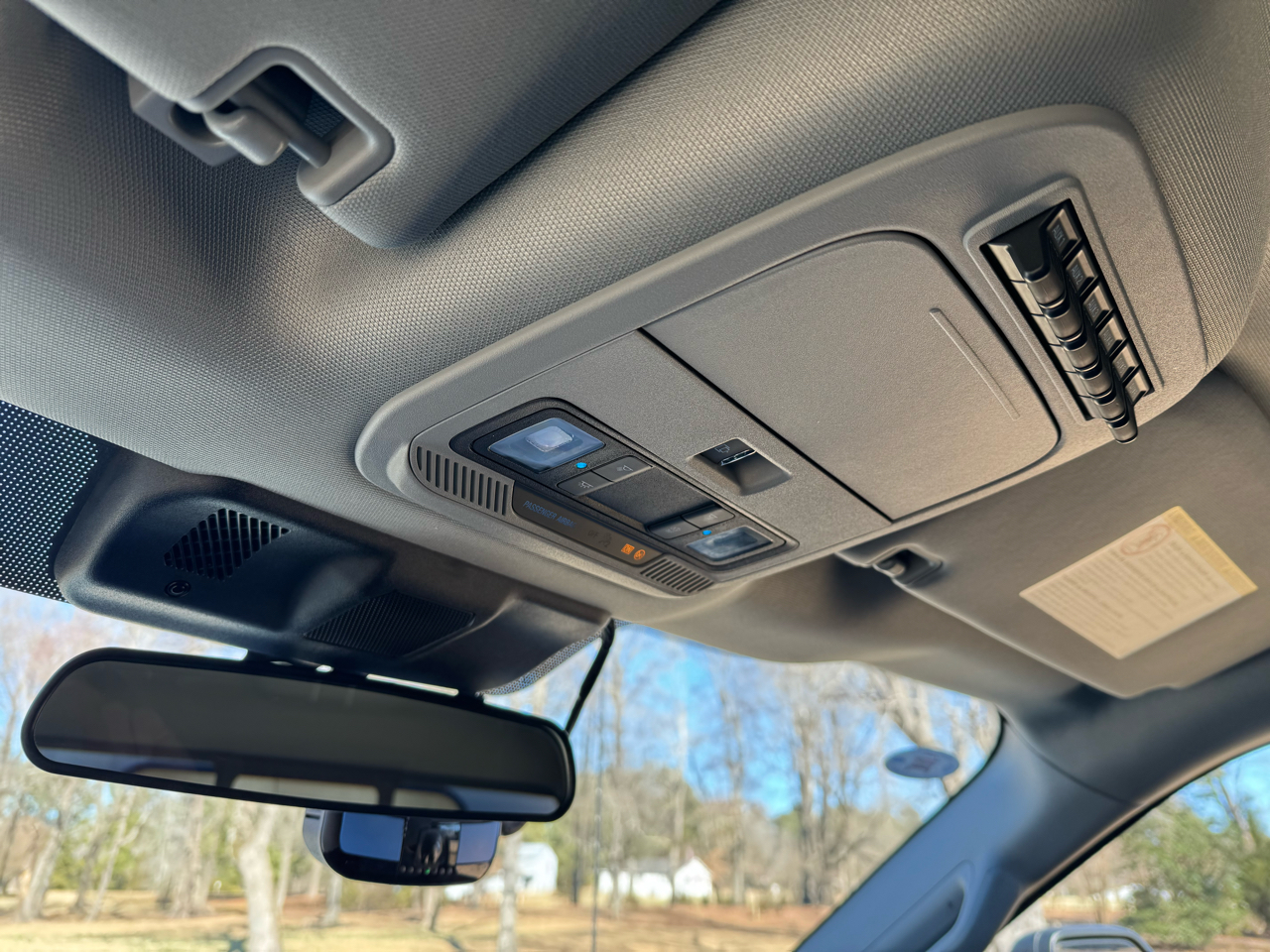 Ford Super Duty F-550 DRW XL 4WD Crew Cab 203" WB 84" CA 2024