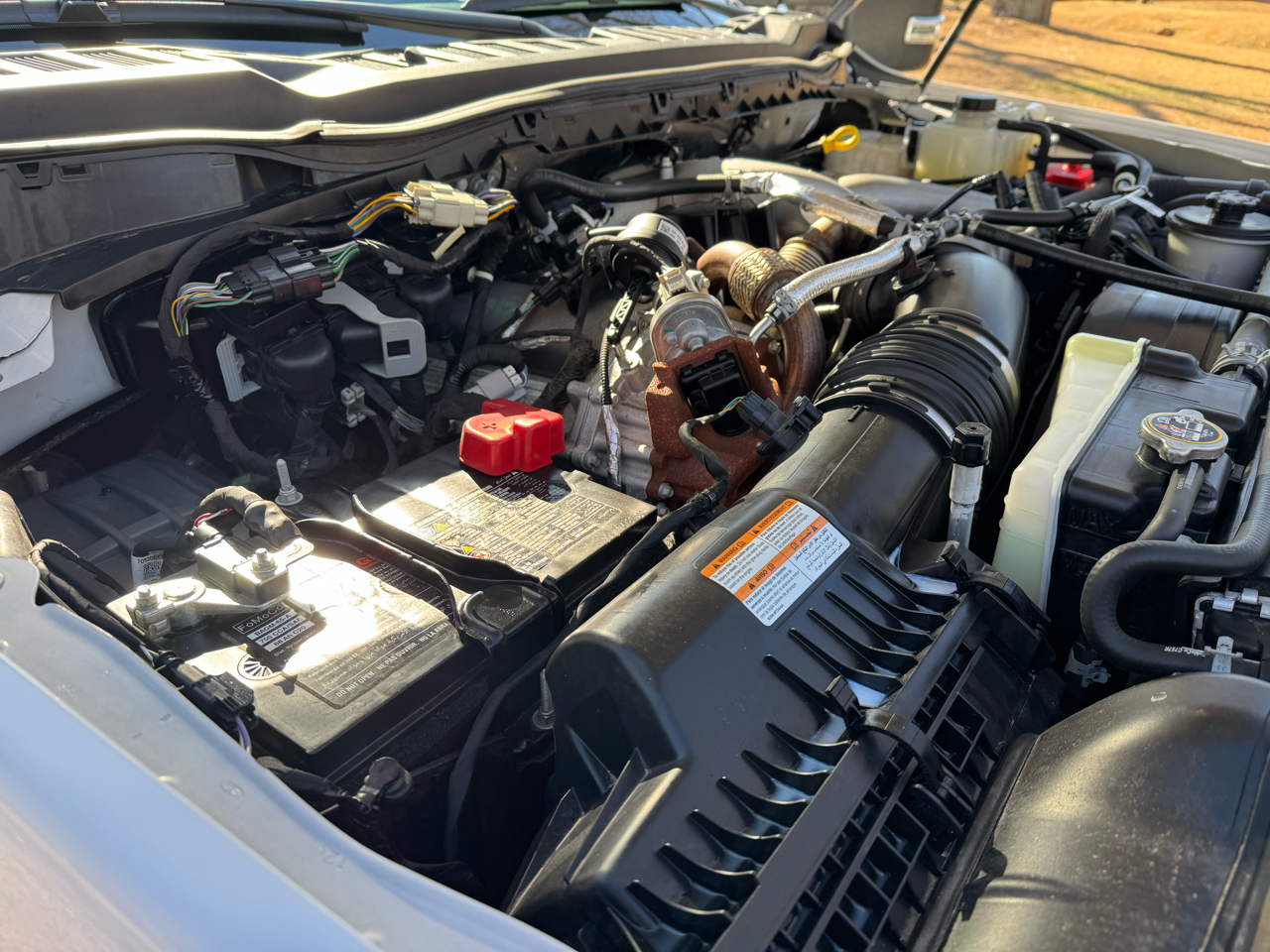 Ford Super Duty F-550 DRW XL 4WD Crew Cab 203" WB 84" CA 2024