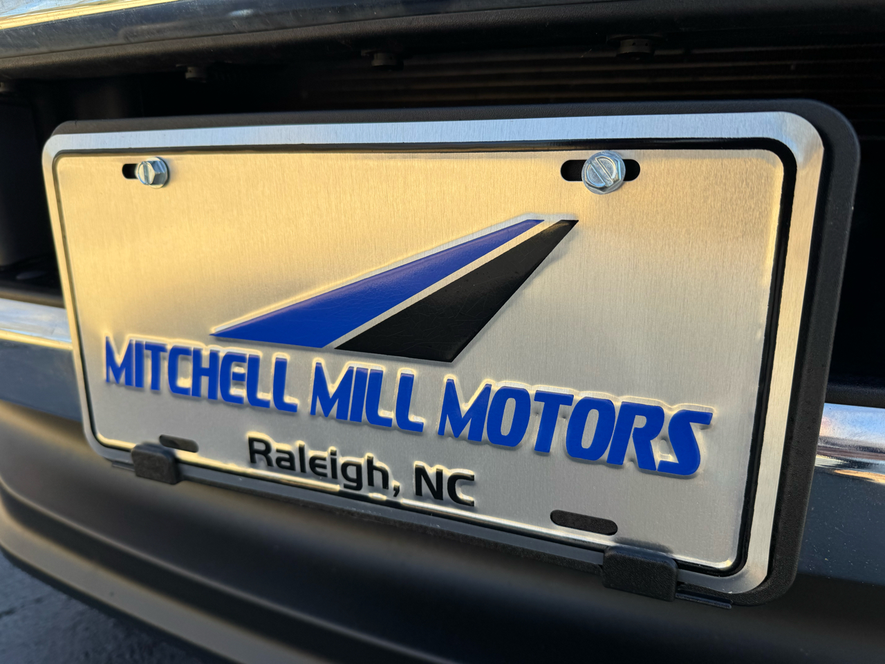 Ford Super Duty F-550 DRW XL 4WD Crew Cab 203" WB 84" CA 2024