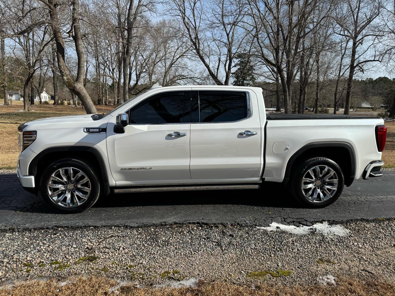 GMC Sierra 1500 4WD Crew Cab 147" Denali 2023