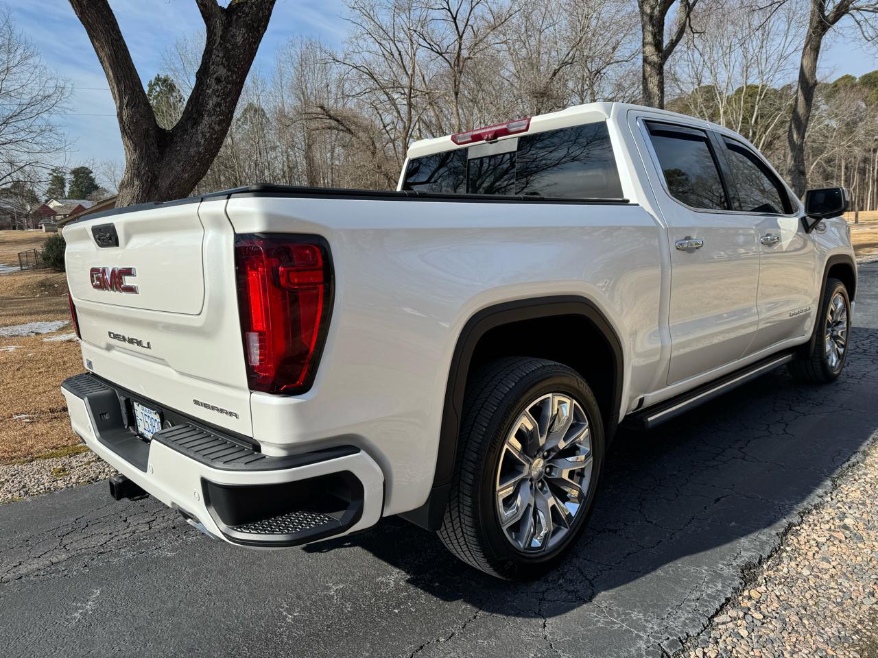 GMC Sierra 1500 4WD Crew Cab 147" Denali 2023